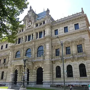 Privatunterkunft Con Bano Privado En El Centro De, Bilbao